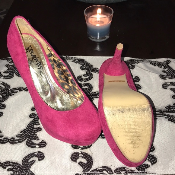 Hot pink Pumps - Picture 2 of 3